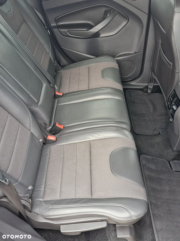 Ford Kuga 2.0 TDCi 2x4 Titanium - 28