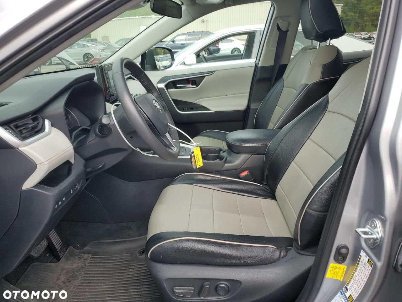 Toyota RAV4 - 7