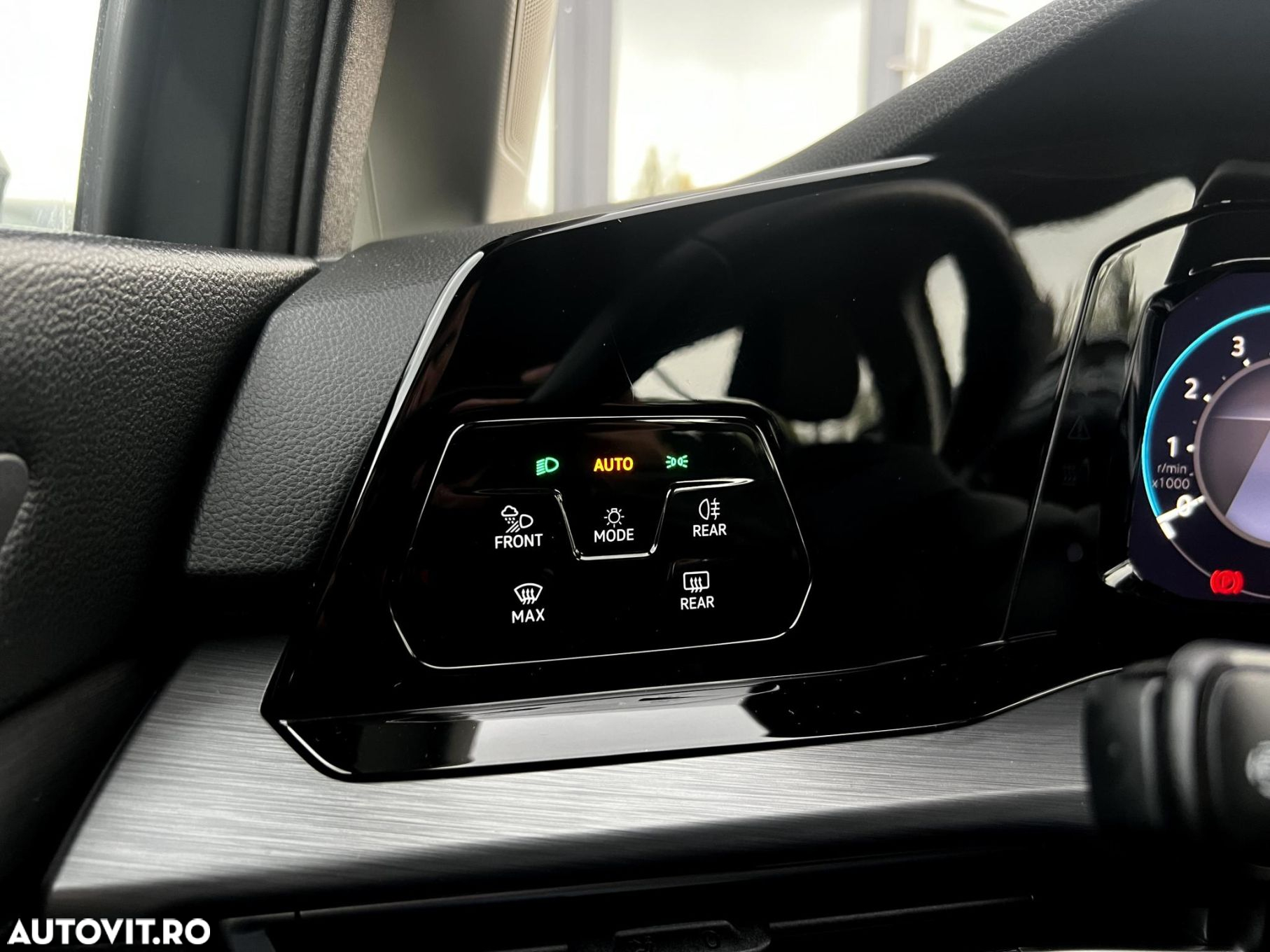 Volkswagen Golf - 23