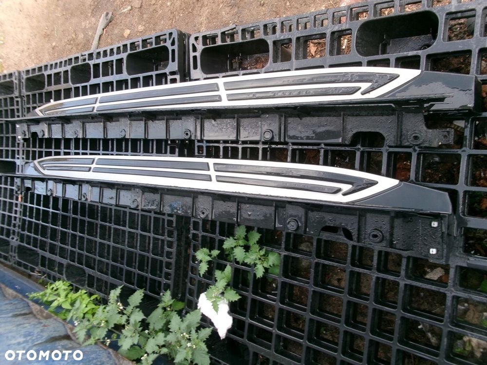 Toyota Highlander progi stopnie listwy - 2