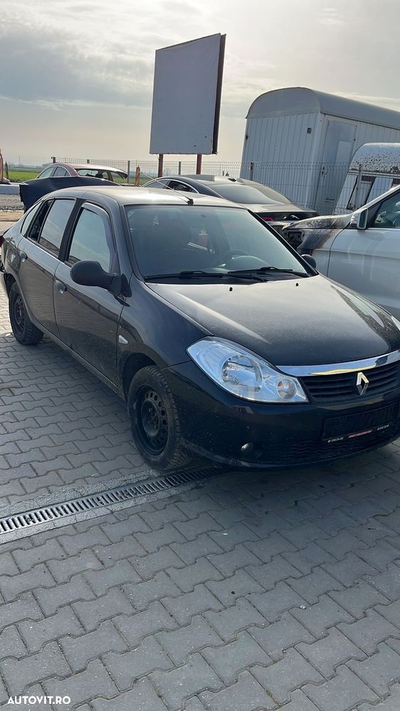 Dezmembram Renault Clio Simbol 1.2 benzina din 2011 - 3
