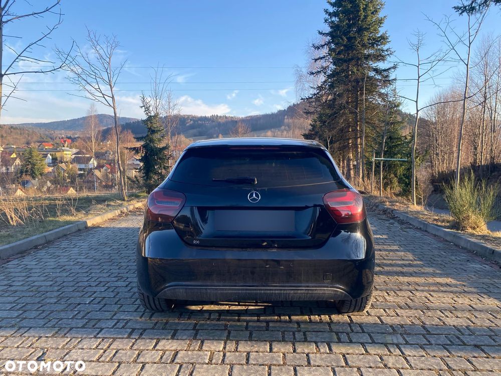Mercedes-Benz Klasa A 180 (BlueEFFICIENCY) - 3