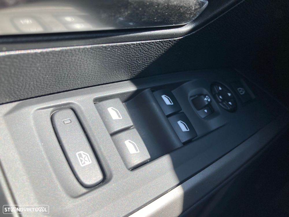 Peugeot 3008 1.2 Hybrid Allure e-DCS6 - 21