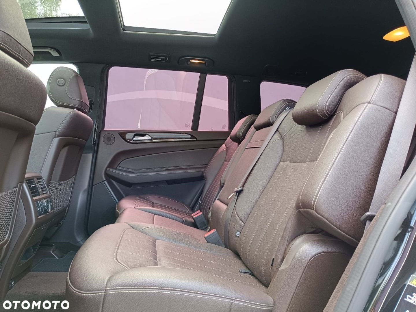 Mercedes-Benz GLS - 33