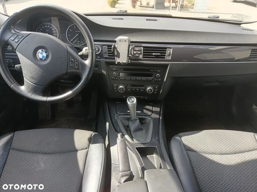 BMW Seria 3 318i Edition Exclusive - 8