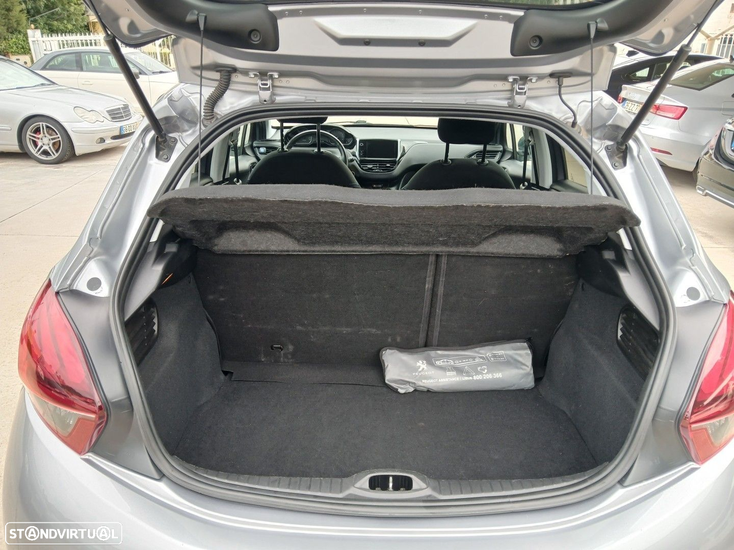 Peugeot 208 1.5 BlueHDi Signature - 10