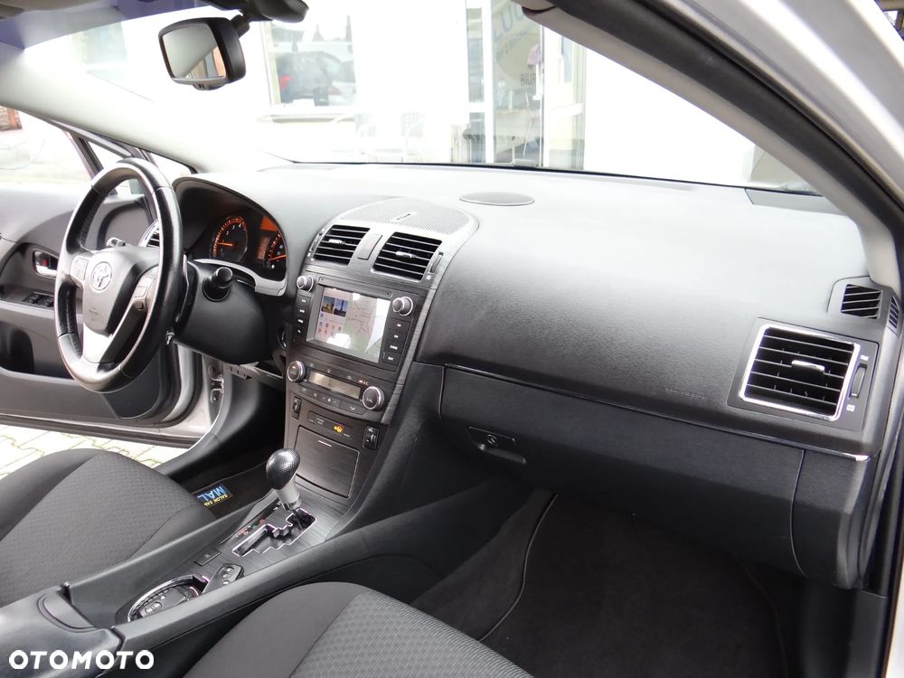 Toyota Avensis 2.0 Sol EU5 MS - 30