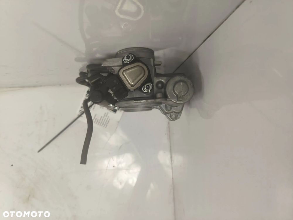 Przepustnica RR Triumph Speed Triple 1200RS 2021 180 km - 2