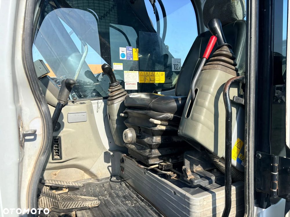 Kobelco NEW HOLLAND KOBELCO E235SR-1ES - 28