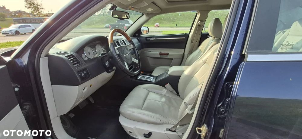 Chrysler 300C 3.5 V6 - 8
