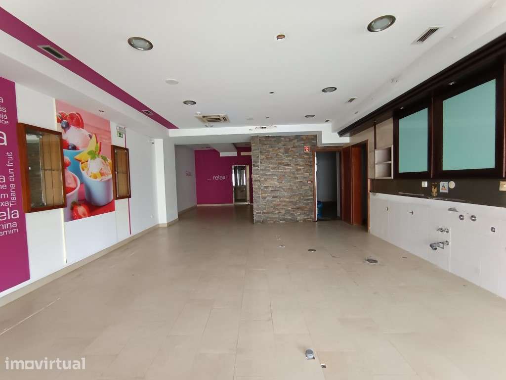 Loja comercial de 160 m² no centro do Barreiro - Grande imagem: 3/16