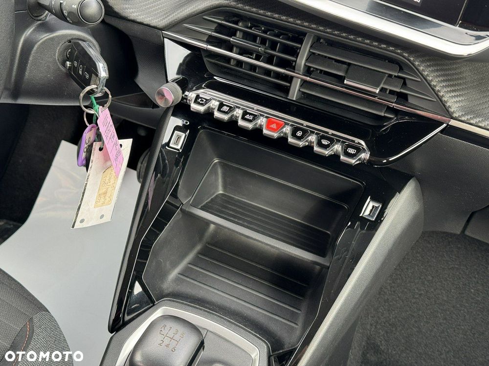 Peugeot 208 PureTech 100 Style - 29