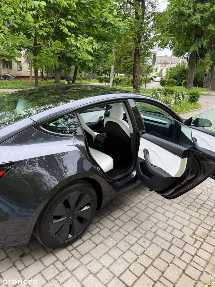 Tesla Model 3 - 2