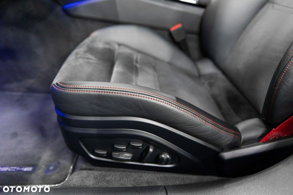 Porsche Panamera - 34