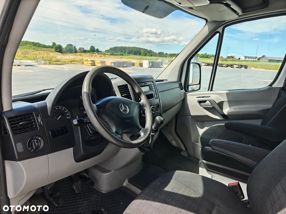 Mercedes-Benz Sprinter - 16
