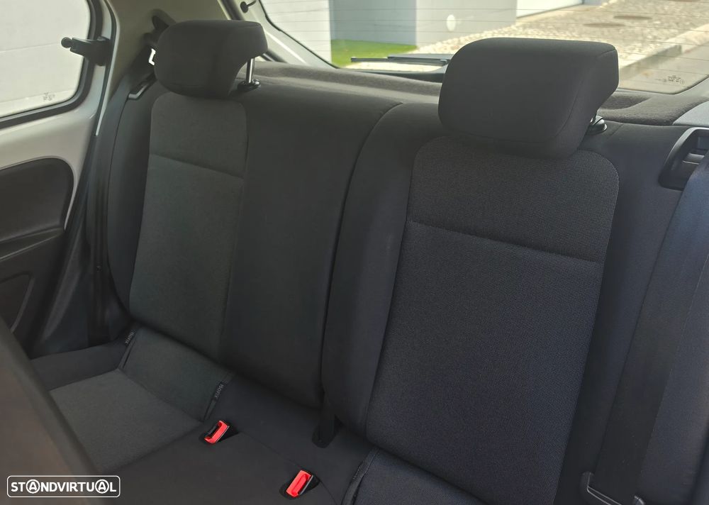 VW Up! 1.0 BlueMotion Move - 12