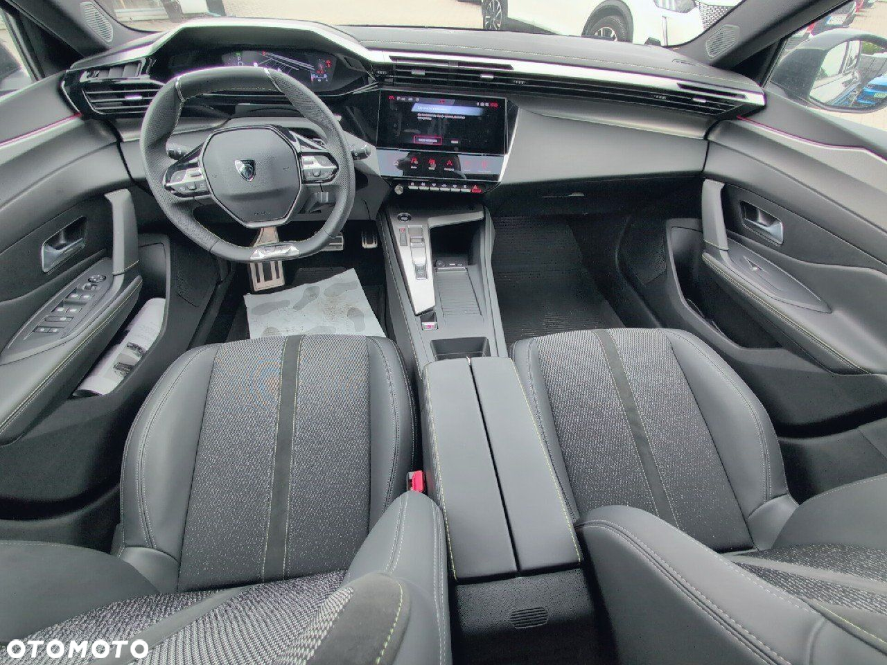 Peugeot 308 - 8