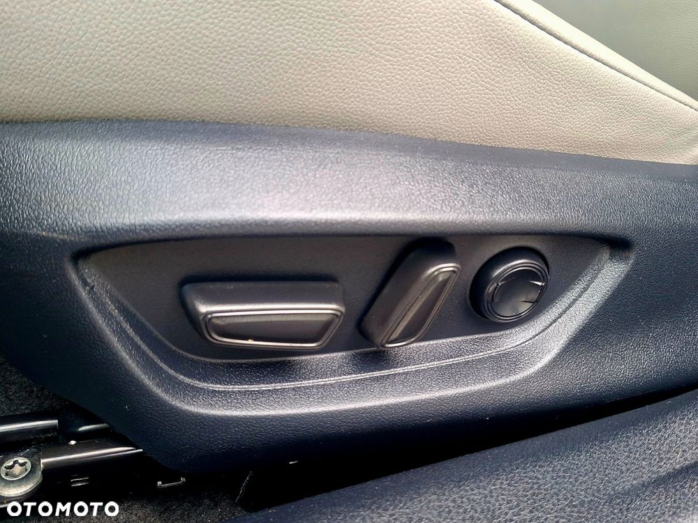 Toyota Camry 2.5 Hybrid Dynamic Force Executive e-CVT - 20