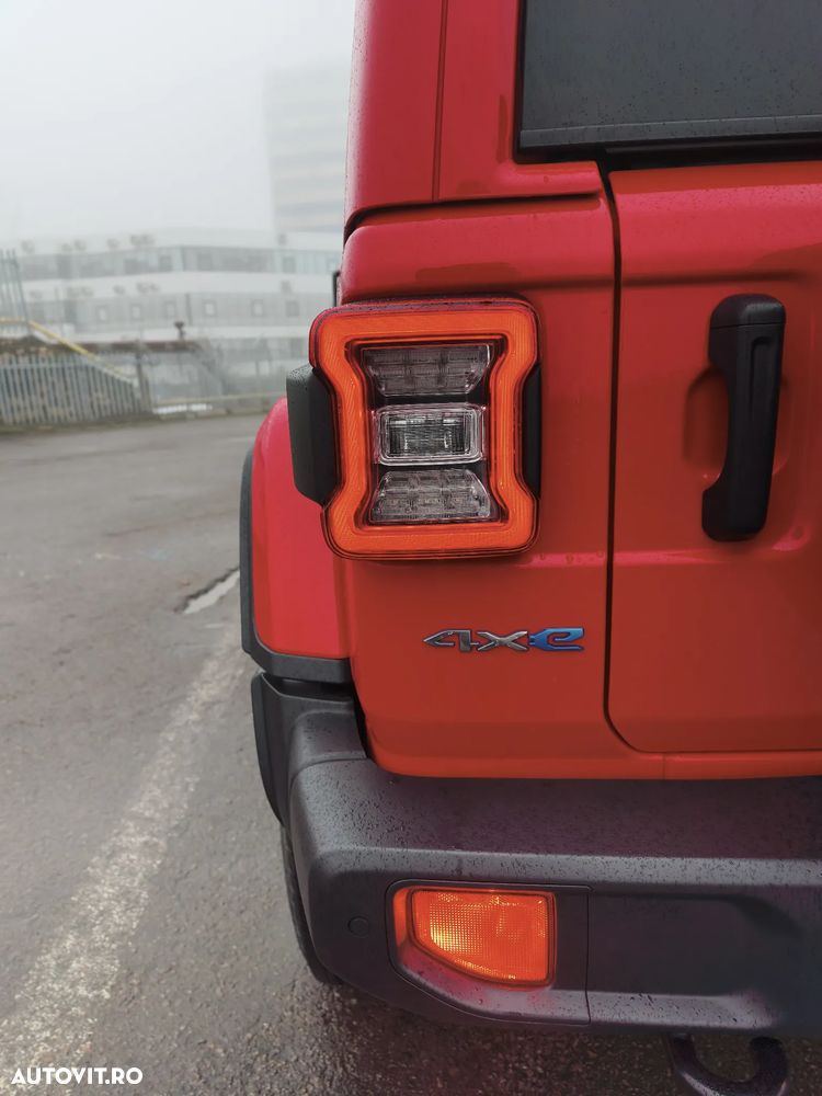 Jeep Wrangler 2.0 4xe AT8 PHEV Sahara - 12