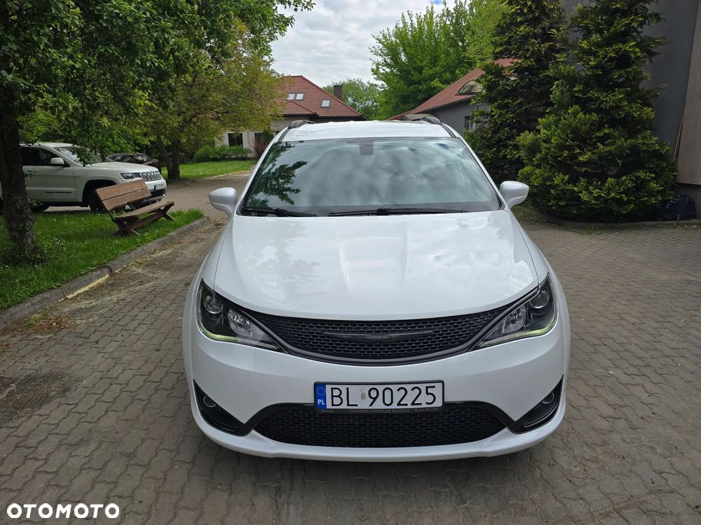 Chrysler Pacifica - 31