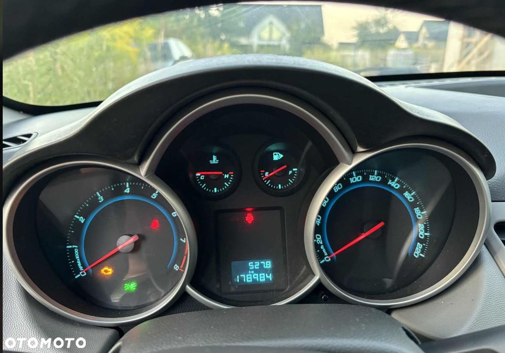 Chevrolet Cruze 1.6 Base - 5