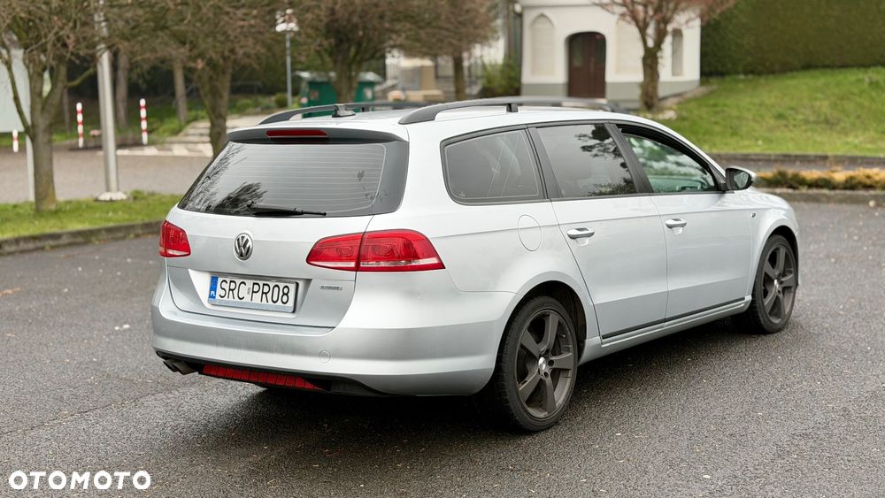 Volkswagen Passat - 4