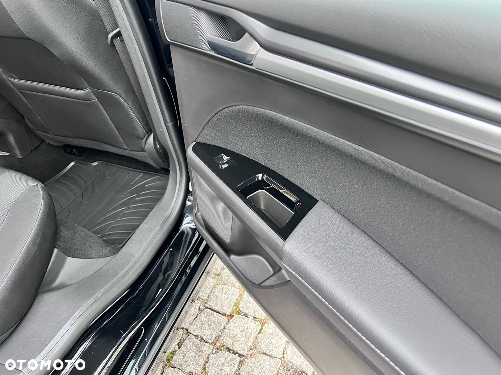 Ford Mondeo - 22