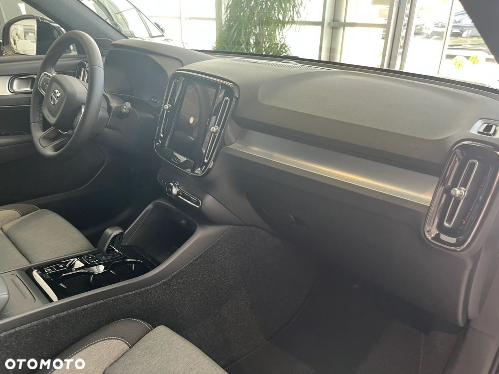 Volvo XC 40 B3 Plus Dark - 10