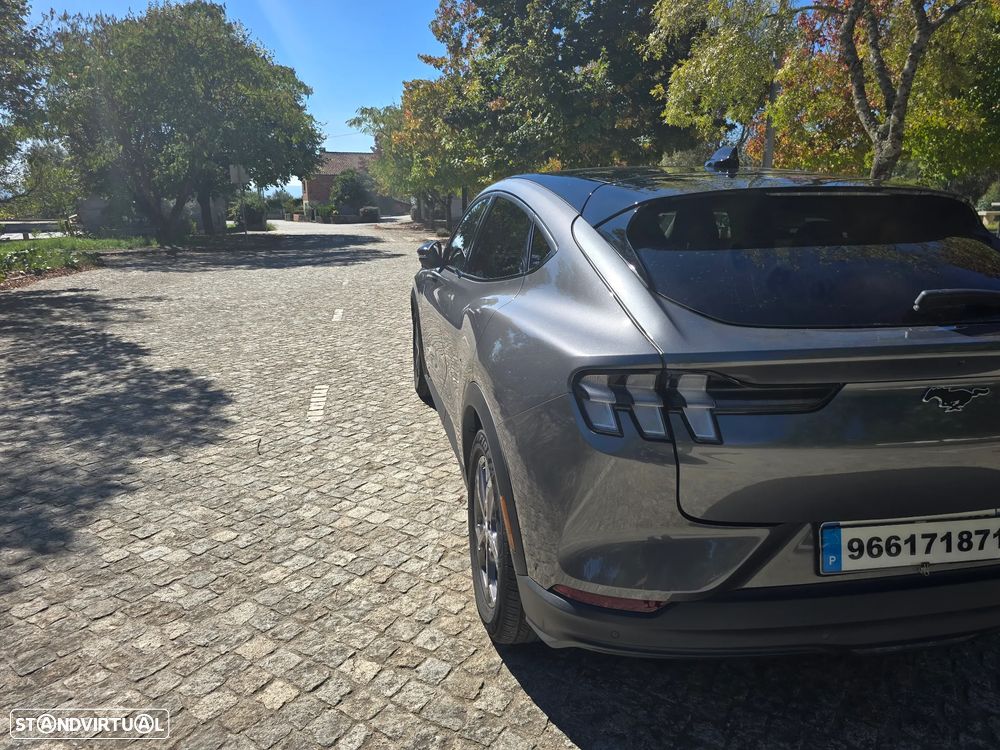 Ford Mustang Mach-E - 12
