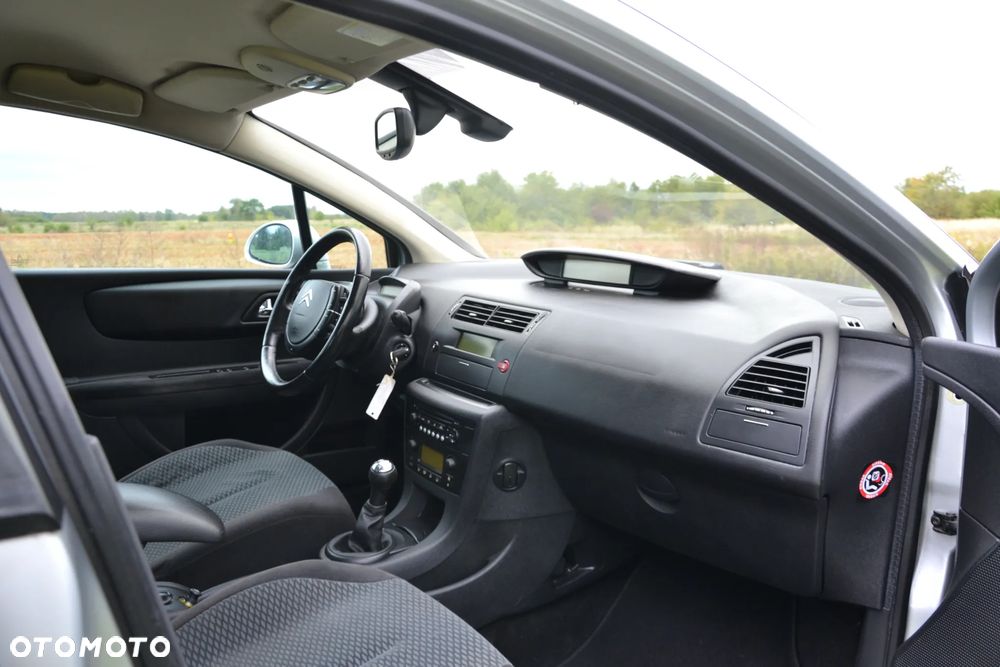 Citroën C4 1.6 16V Confort - 28