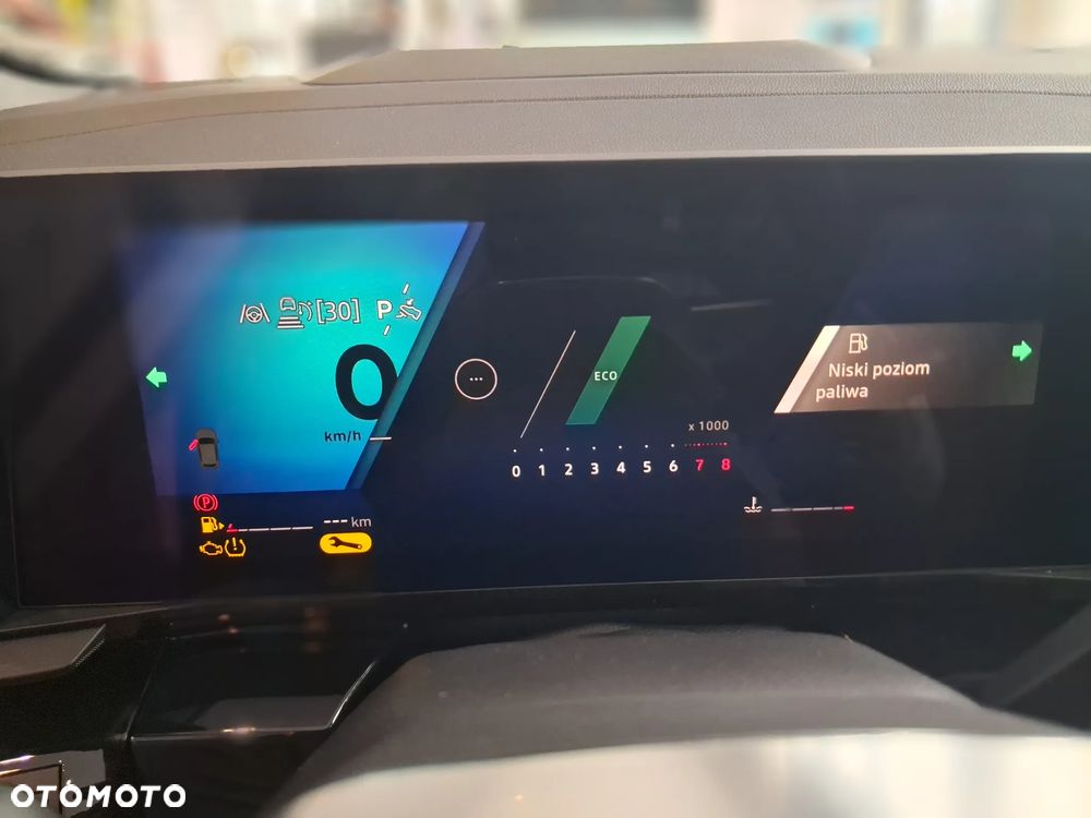 Renault Austral 1.3 TCe mHEV Iconic - 11