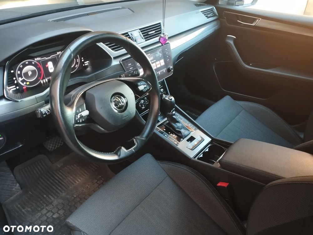 Skoda Superb 2.0 TDI SCR 4x4 Ambition DSG - 6
