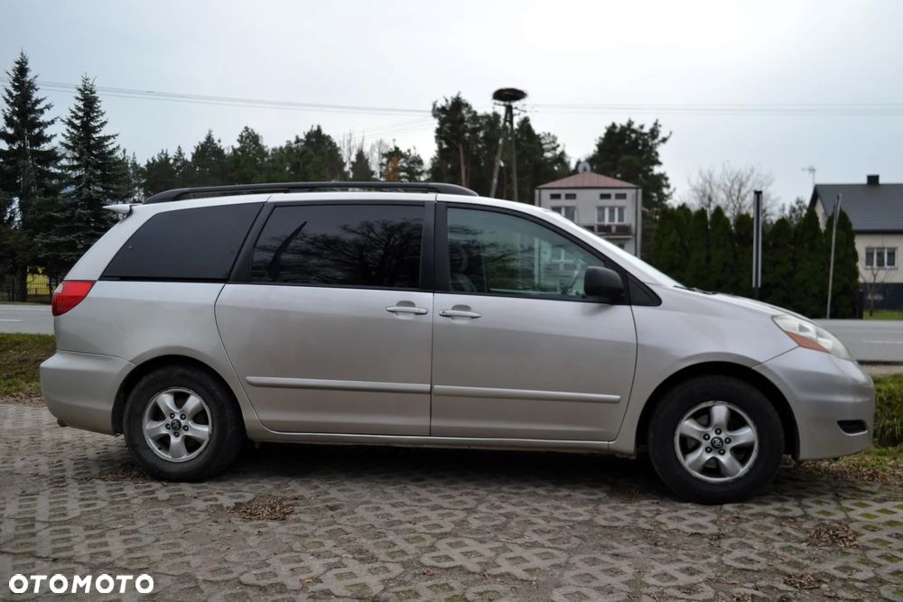 Toyota Sienna 3.3 LE AWD - 12
