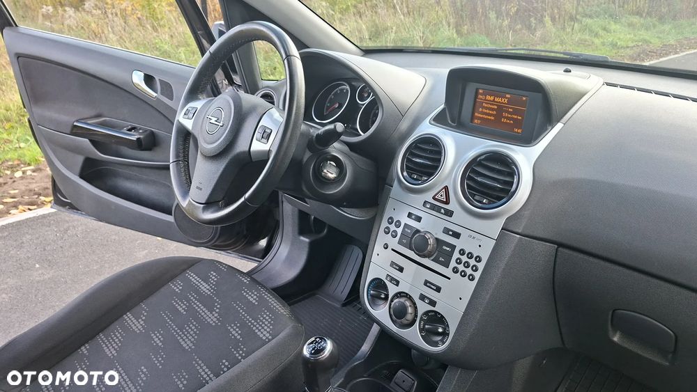 Opel Corsa 1.4 16V Satellite - 15