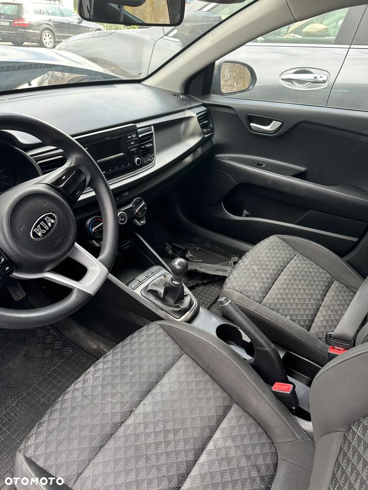 Kia Rio 1.2 M - 9