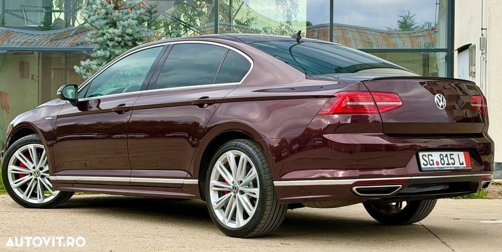 Volkswagen Passat - 12