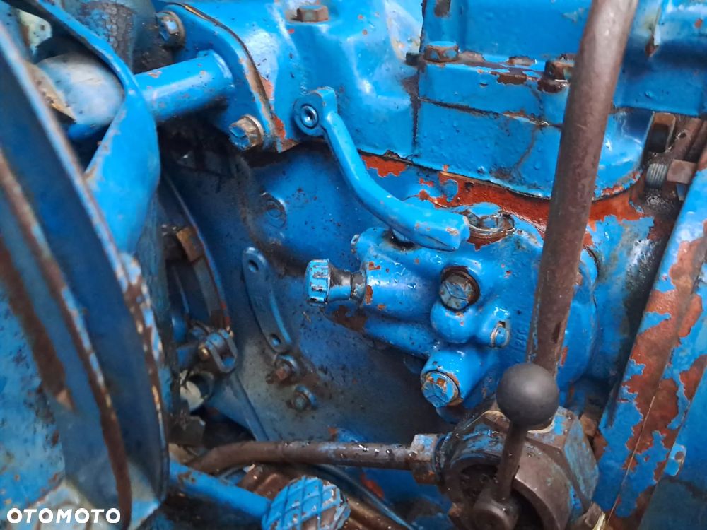 Ford 3000 - 27