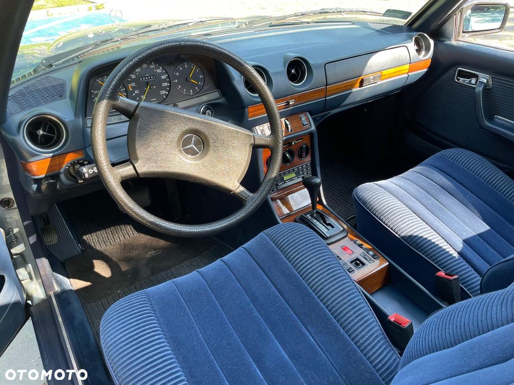 Mercedes-Benz W123 - 11