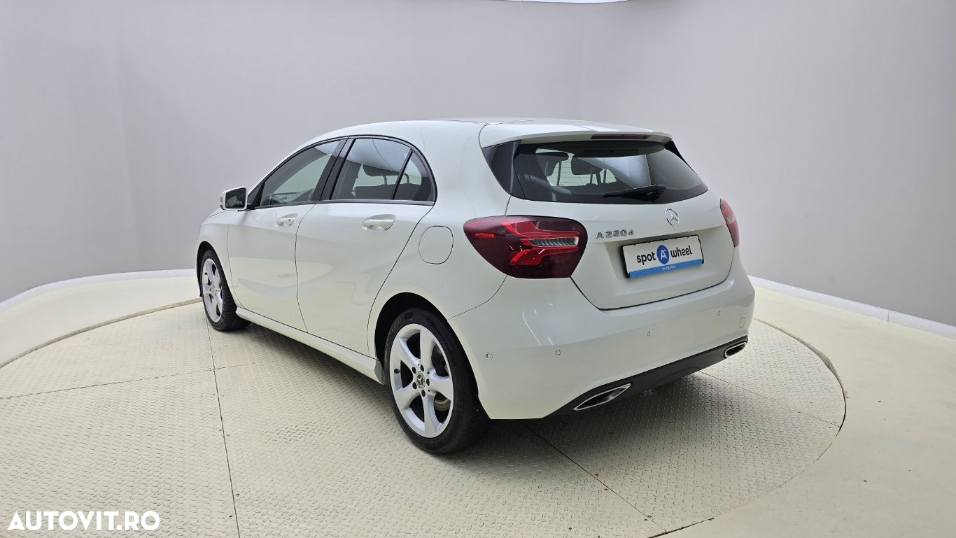 Mercedes-Benz A - 8