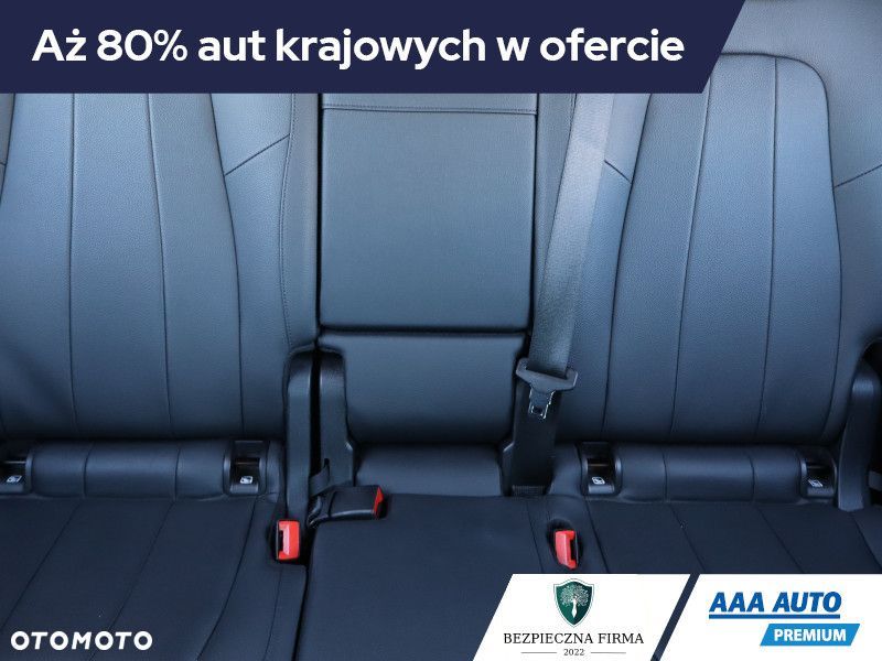 Mercedes-Benz GLB - 12