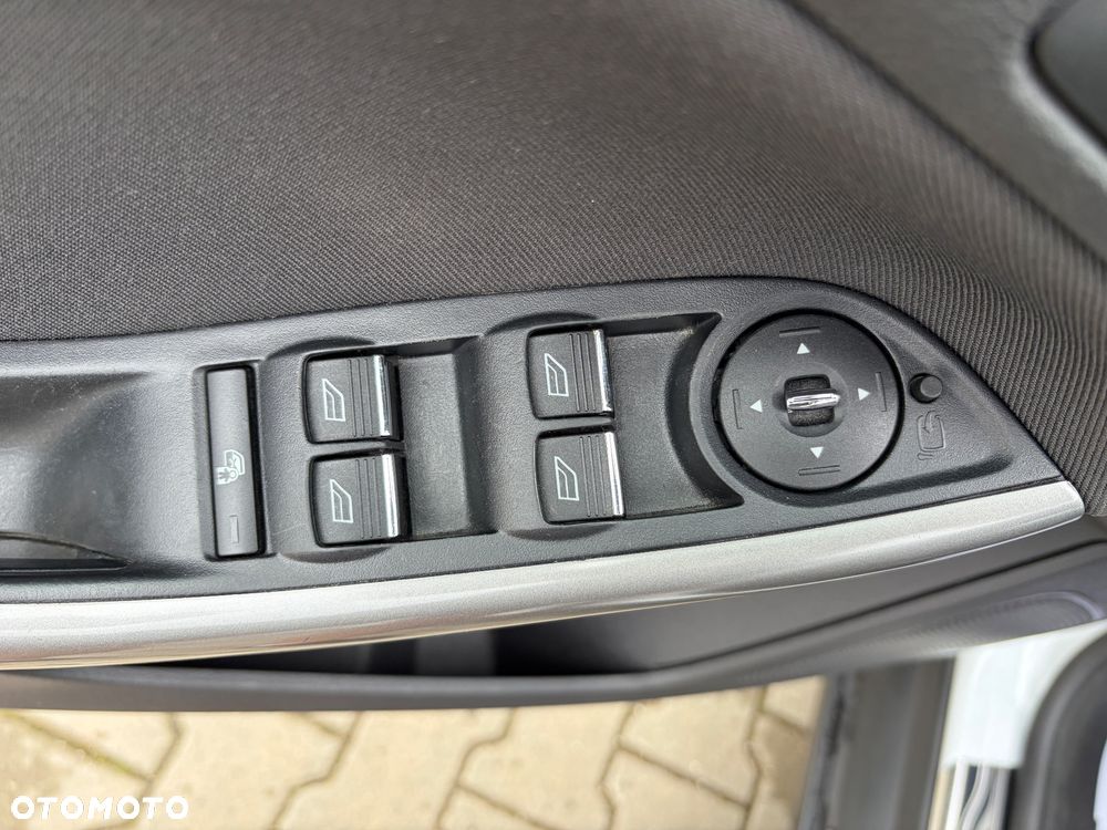 Ford Focus 1.0 EcoBoost Start-Stopp-System SYNC Edition - 13
