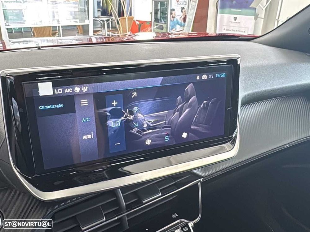 Peugeot 2008 1.2 PureTech Allure - 21