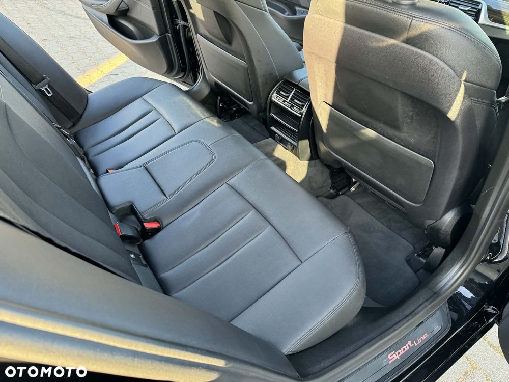 BMW Seria 5 530i Sport Line - 39