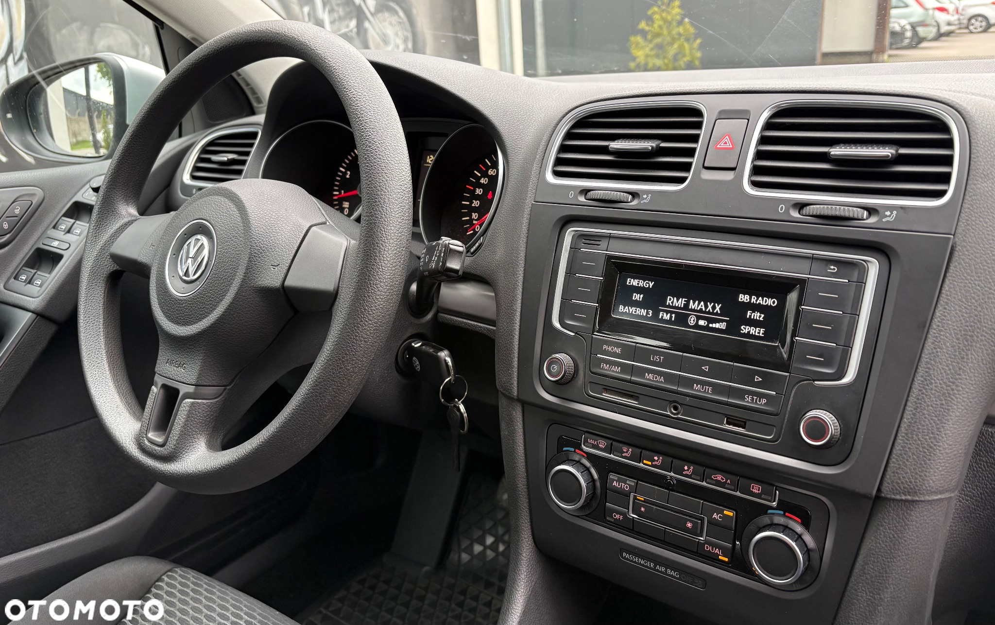Volkswagen Golf - 12