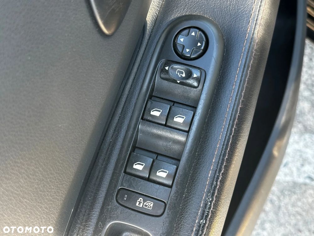 Peugeot 5008 155 THP Style - 25