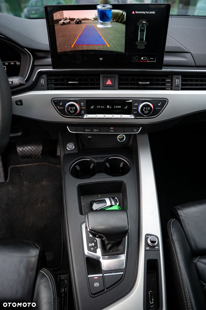 Audi A4 Limousine - 16