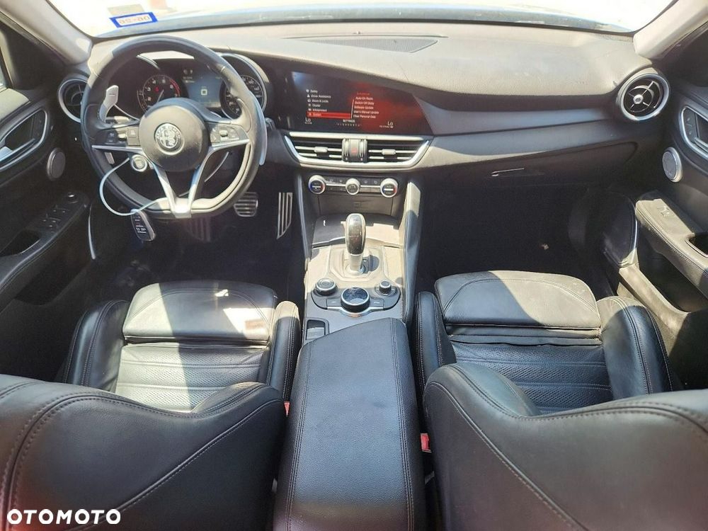 Alfa Romeo Giulia 2.0 Turbo TI Q4 - 8