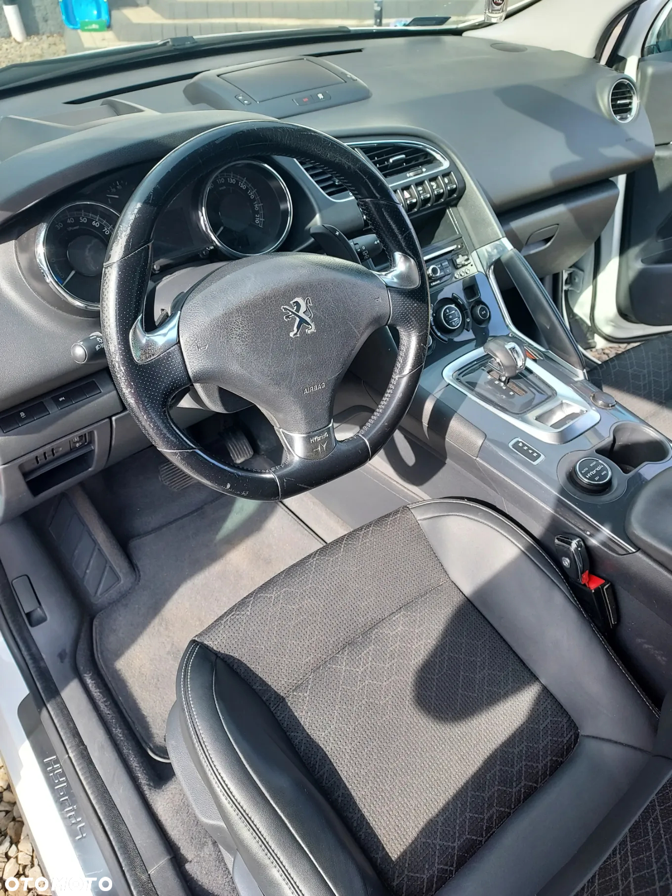 Peugeot 3008 2.0 HDi HYbrid4 - 4
