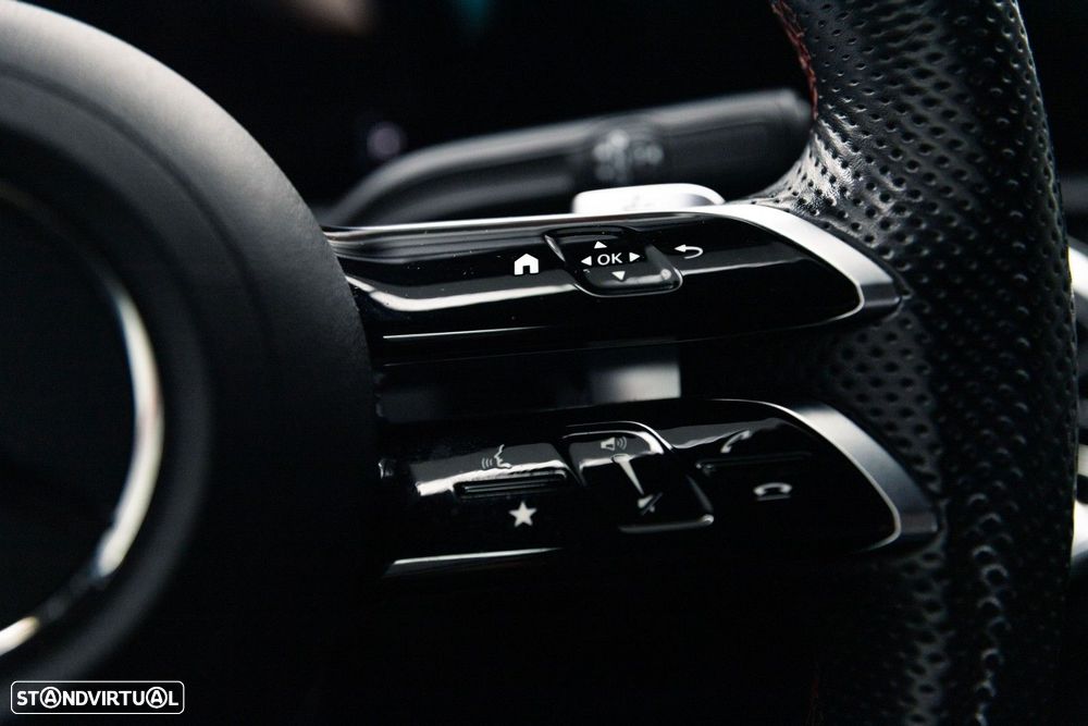 Mercedes-Benz A 250 Limousine e AMG Line - 30