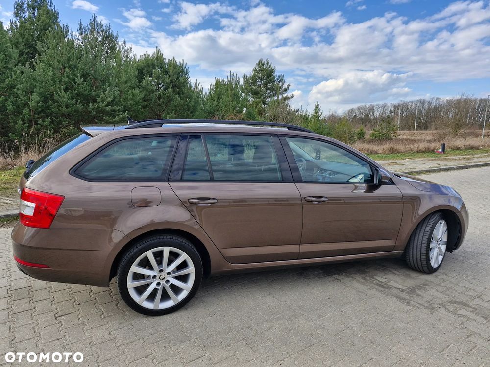 Skoda Octavia 2.0 TDI SCR Clever DSG - 10